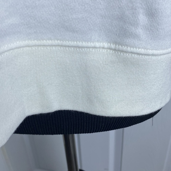 GAP Women’s Short Sleeve Cream Color Cropped Sweatshirt sz XL NWT - Picture 4 of 5